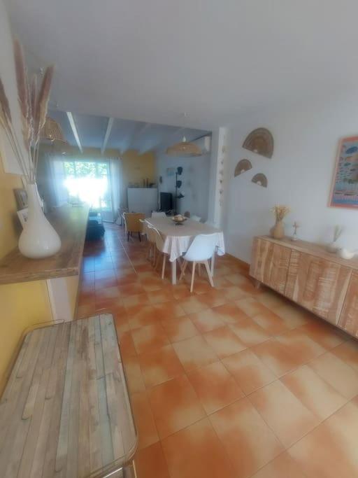 Maison Au Bord De *